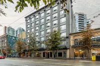 Quality Inn & Suites Downtown Vancouver Hotels near Chinatown