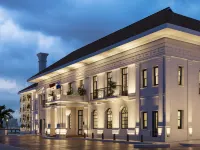 Sofitel Legend Casco Viejo Hoteles cerca de Parroquia Santuario Nacional del Corazón de María
