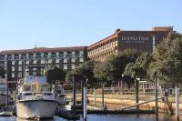 DoubleTree by Hilton Hotel New Bern  Riverfront Các khách sạn ở New Bern