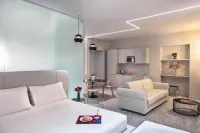 Lady Rose Hotels in Naples