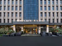 Mercure Yangzhou East High-speed Railway Station Hotels near He Garden Yangzhou China