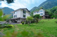 Emeishan XiaoshanQing Luxury Resort (Dawnhill） Hotéis em Emeishan