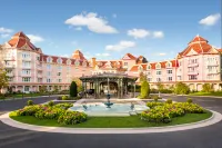 Disneyland Hotel Hotels near Disneyland Paris