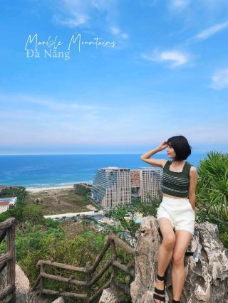 The Journey to the Scenic Spot at Marble Mountains