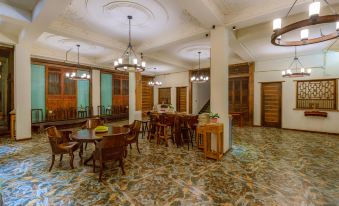 Shier Beihou Shuanghe Inn