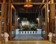 Nampiangdin Boutique Hotel Hotels near Old City