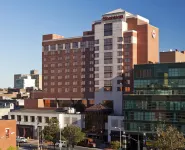 Sheraton LaGuardia East Hotel Hotel dekat Murray Hill